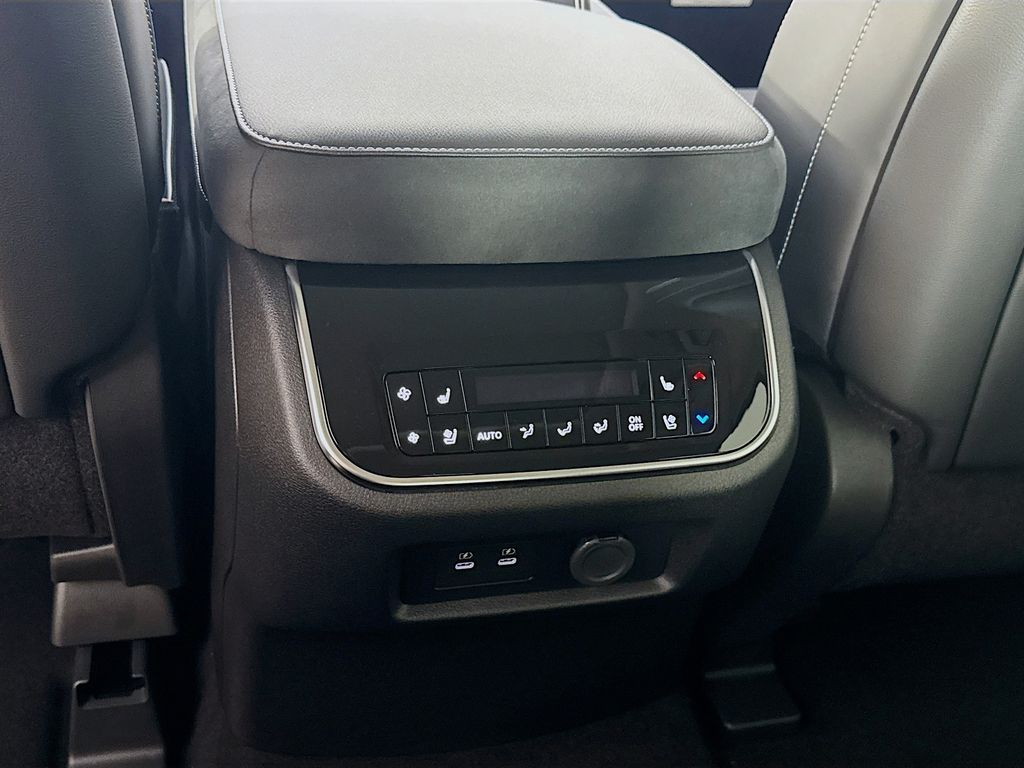2025 Infiniti QX80 Luxe photo 25