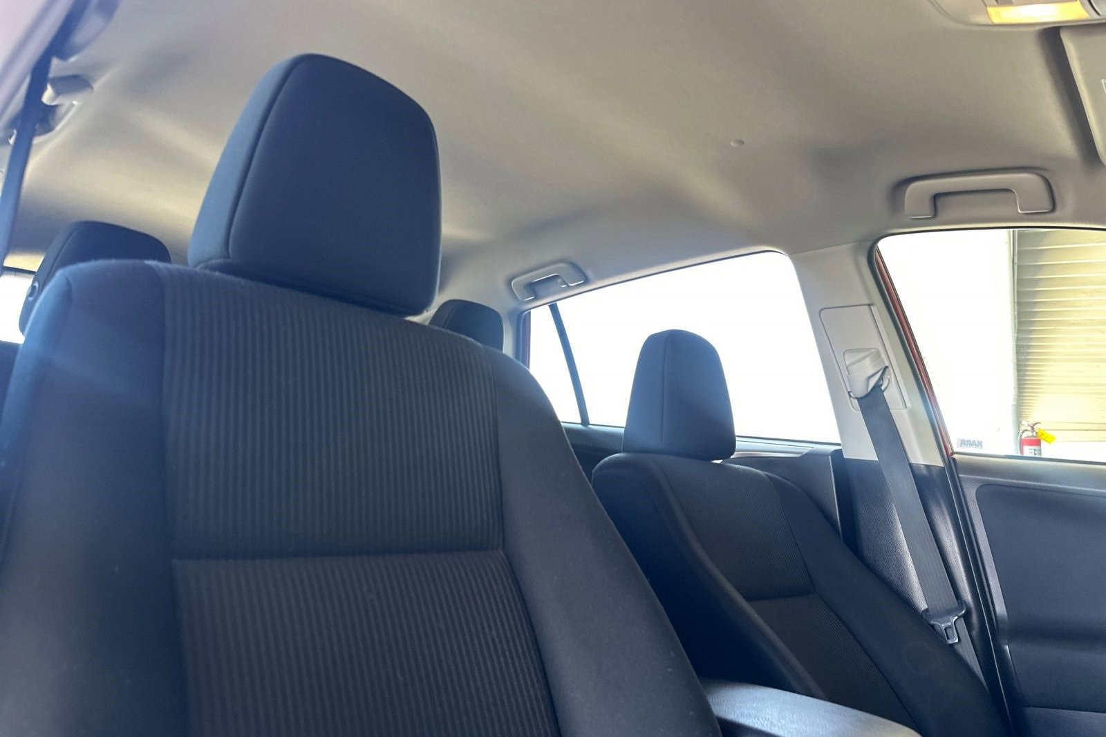 2017 Toyota RAV4 LE photo 17