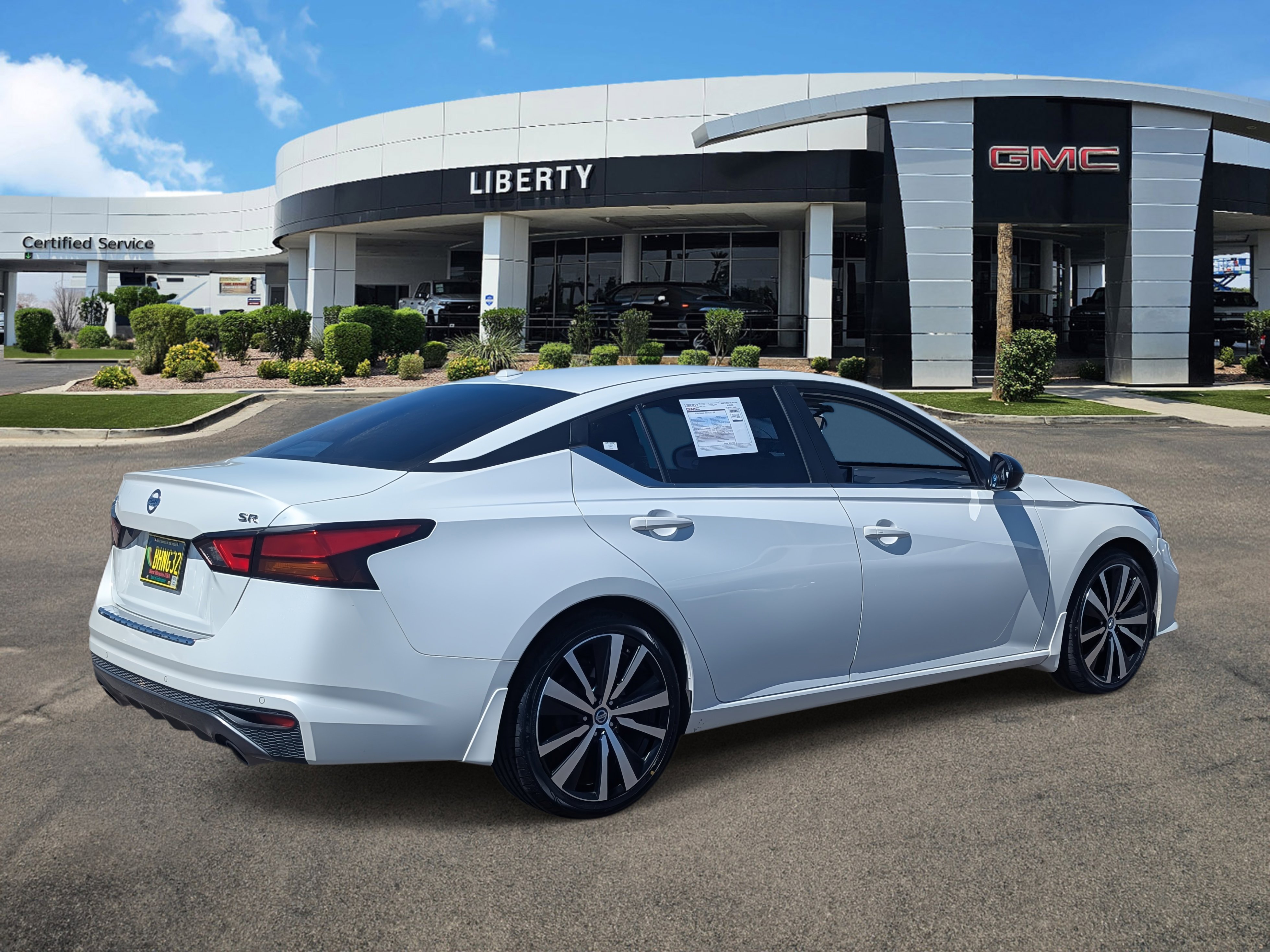 2022 Nissan Altima 2.5 SR photo 3