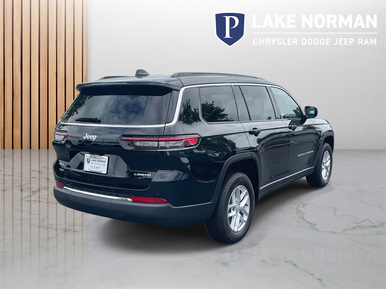 2025 Jeep Grand Cherokee Laredo photo 8