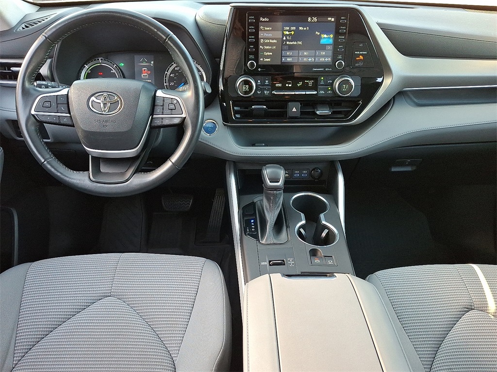 2022 Toyota Highlander Hybrid LE photo 12