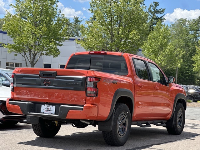 2025 Nissan Frontier Crew Cab PRO-4X photo 2