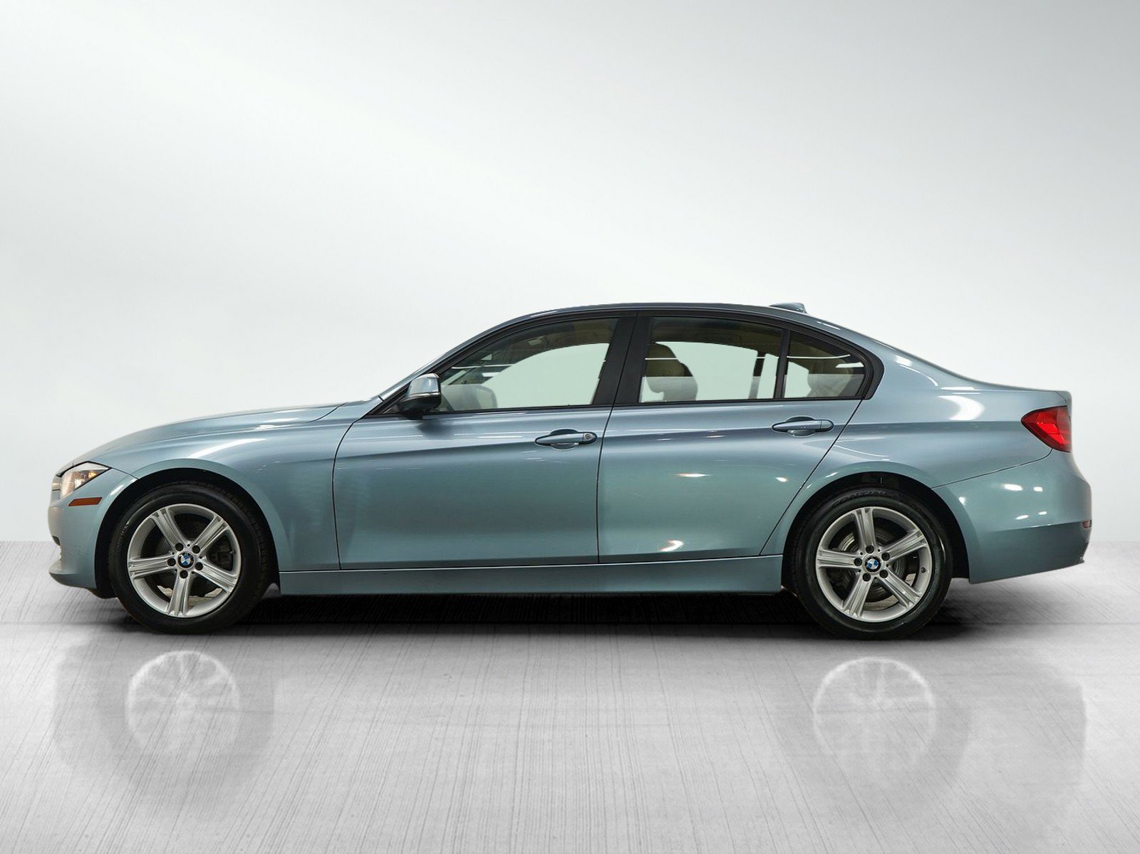 Used 2013 BMW 3 Series 328i with VIN WBA3A5C52DF353502 for sale in Minneapolis, Minnesota
