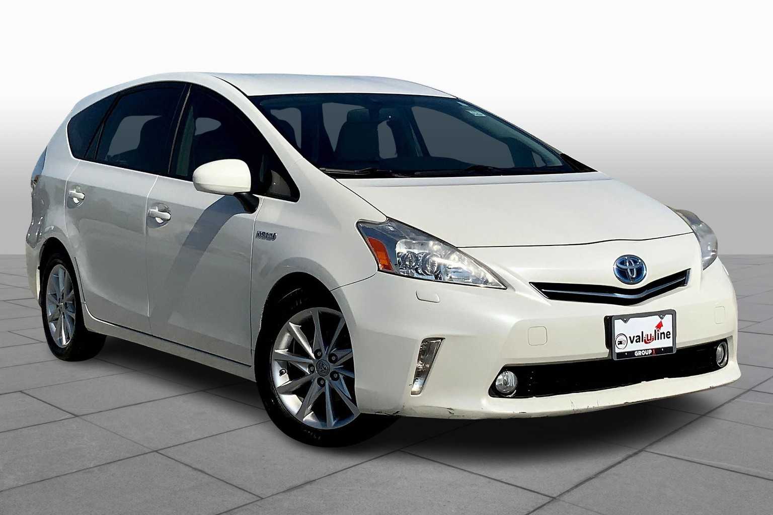 2012 Toyota Prius V Five photo 2
