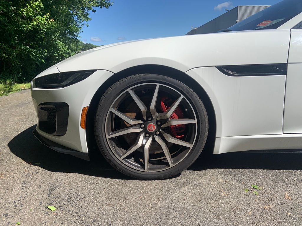 2023 Jaguar F-TYPE R photo 11