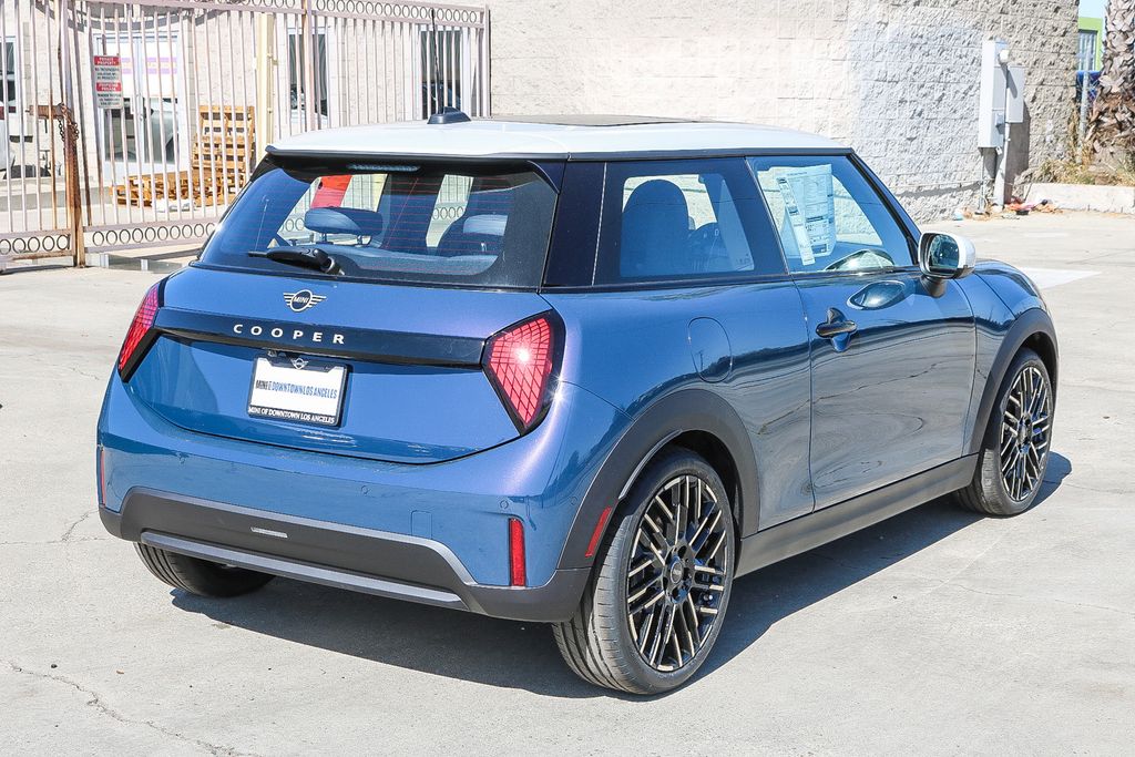 2025 Mini Cooper 2 Door Hardtop Signature photo 7