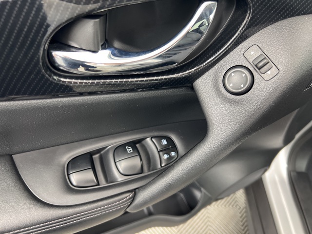 2019 Nissan Rogue SL photo 13