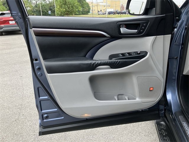 2015 Toyota Highlander Base Hybrid photo 14