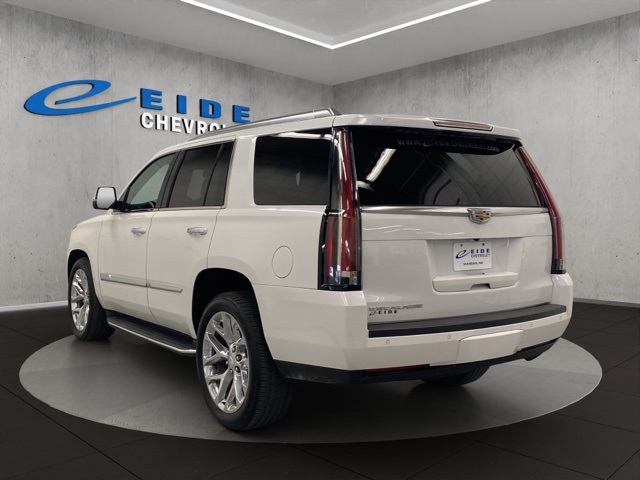 2016 Cadillac Escalade Luxury photo 4
