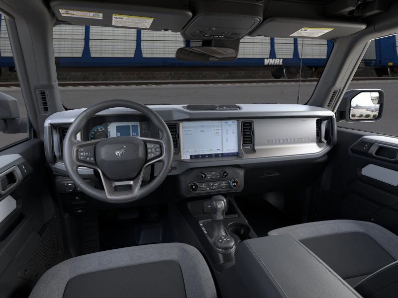 2025 Ford Bronco Base photo 9