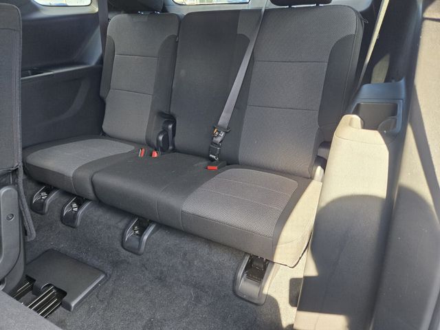 2023 Chevrolet Traverse Cloth photo 3