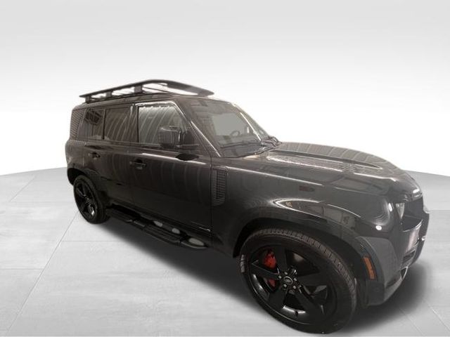 2025 Land Rover Defender 110 photo 5