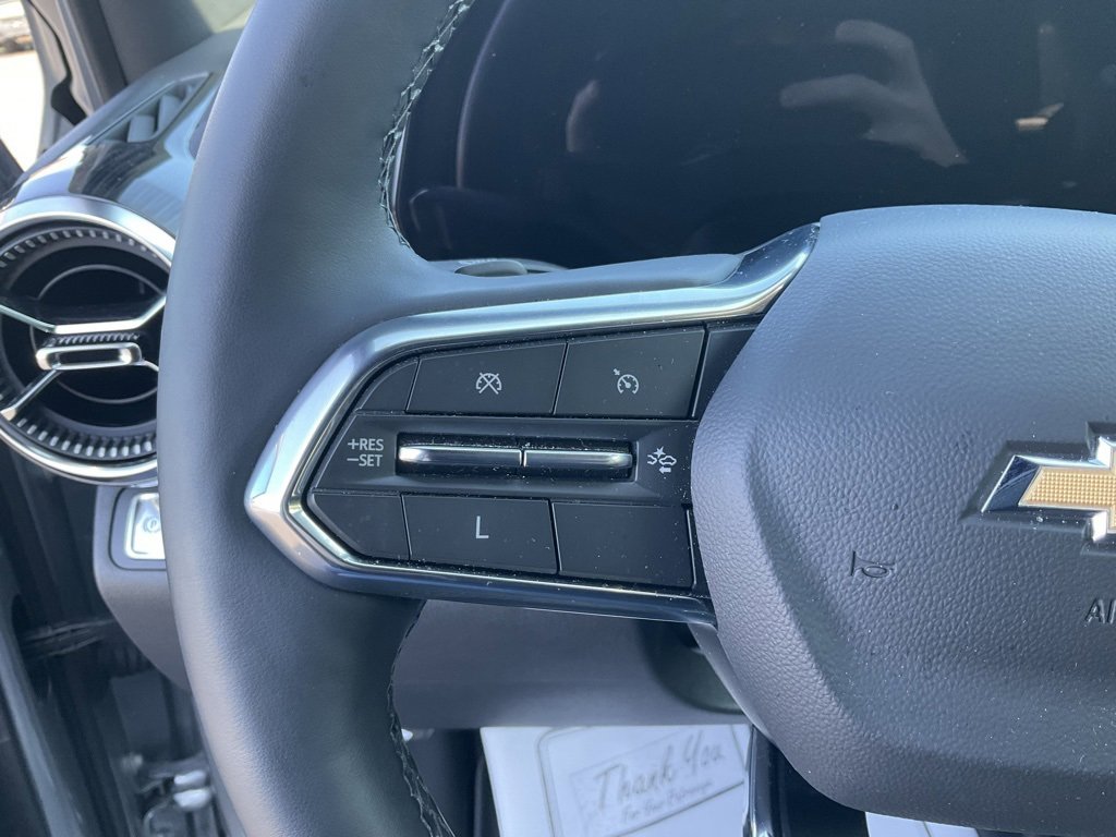 2025 Chevrolet Equinox LT photo 4