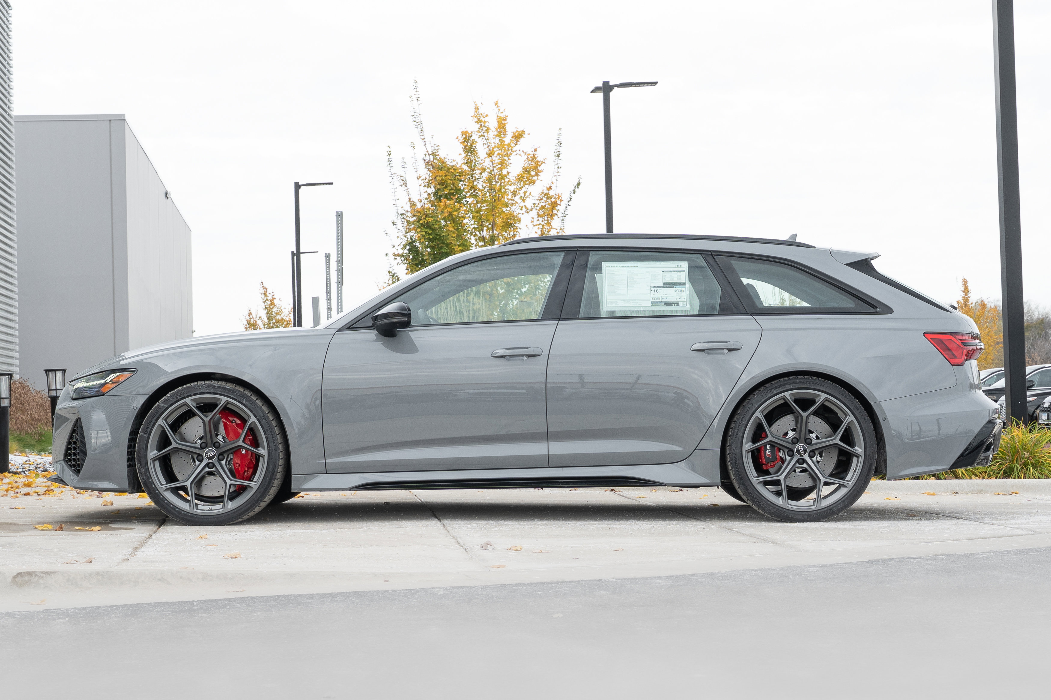 2026 Audi RS 6 Avant Performance Base photo 2