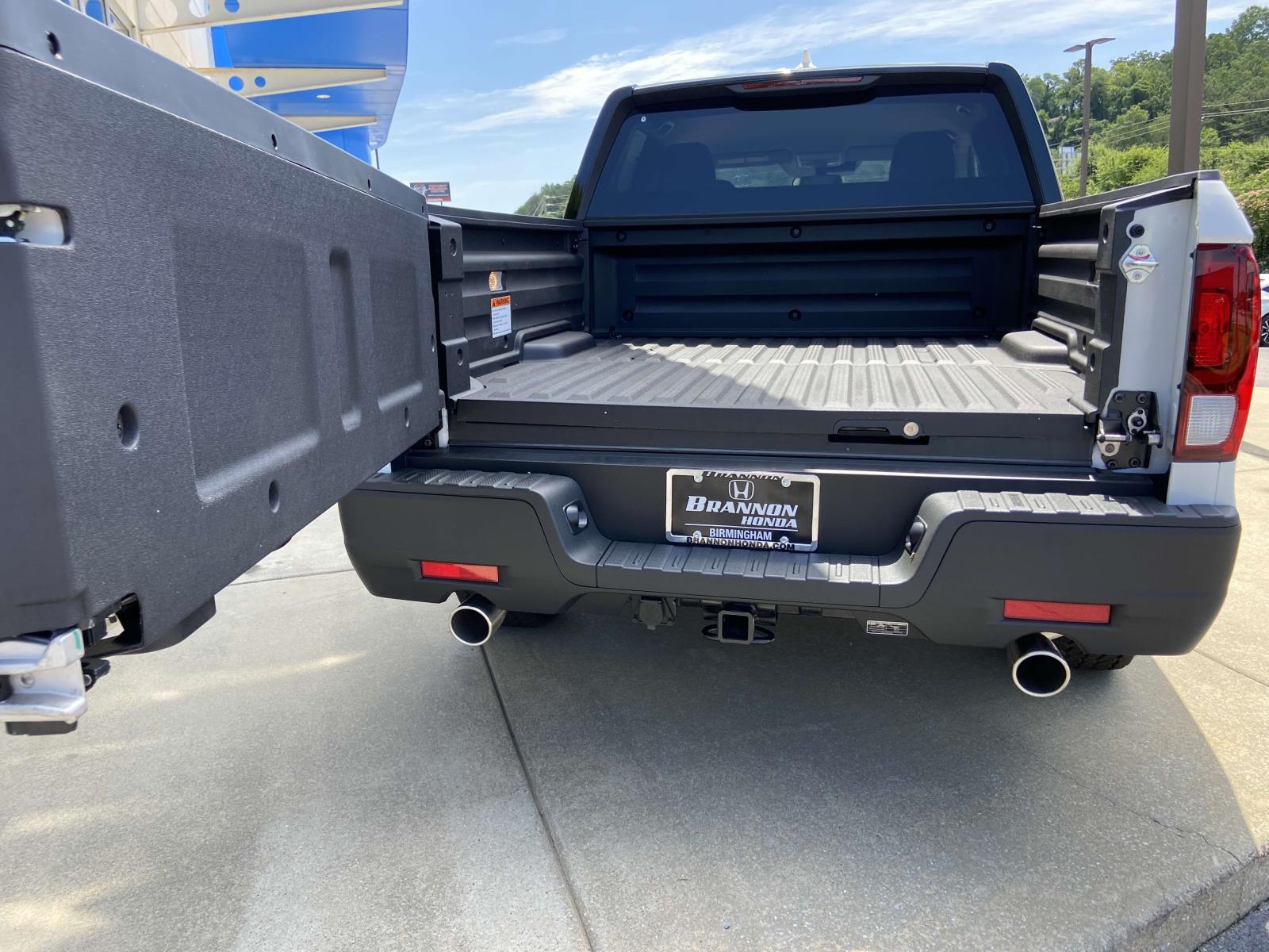 2024 Honda Ridgeline photo 3