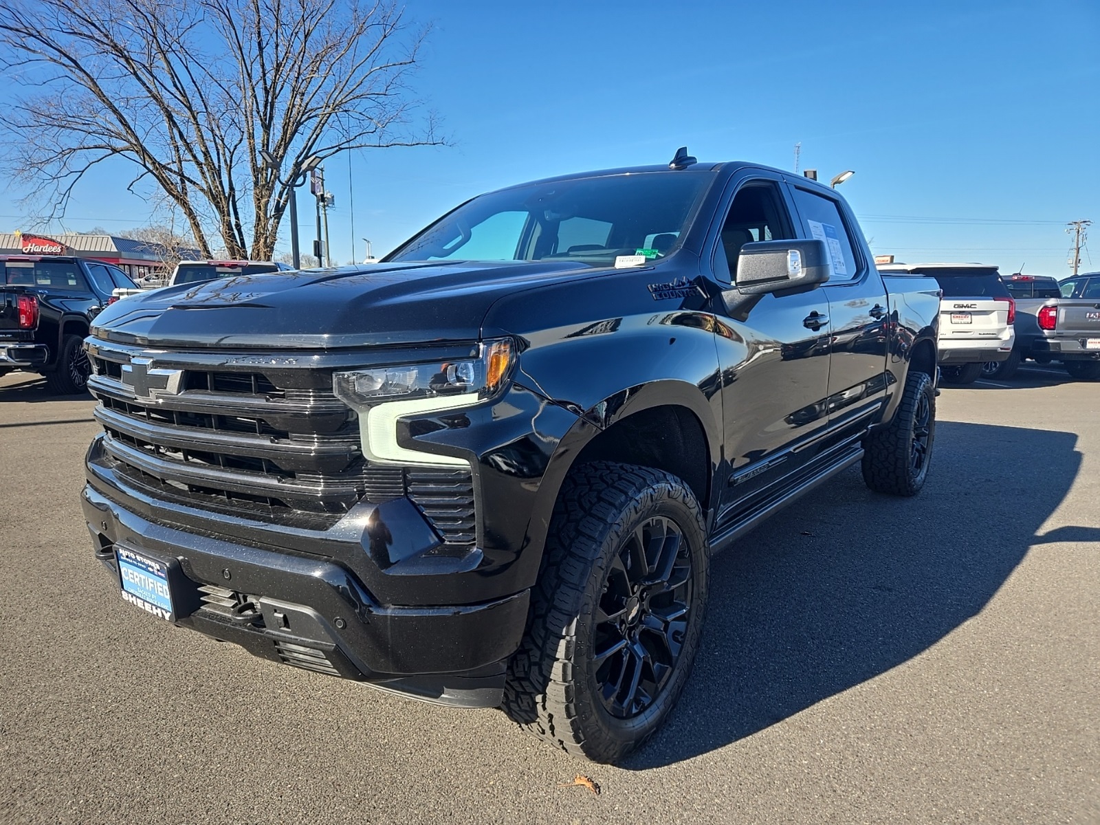 2024 Chevrolet Silverado 1500 High Country photo 3