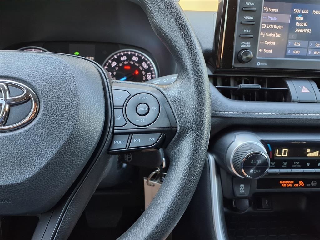 2022 Toyota RAV4 Hybrid LE photo 16