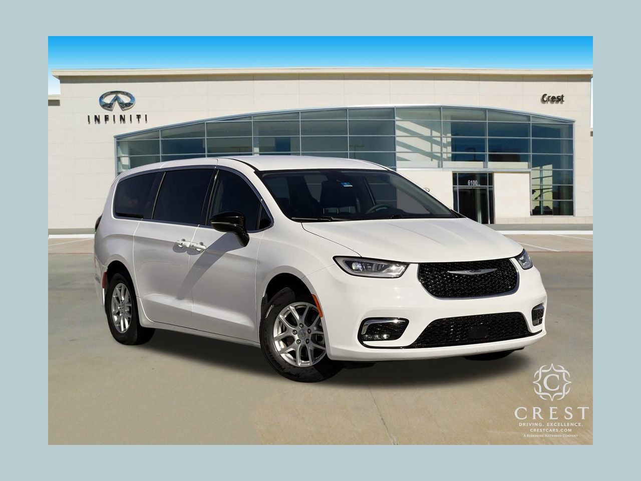 2024 Chrysler Pacifica Touring L's photo