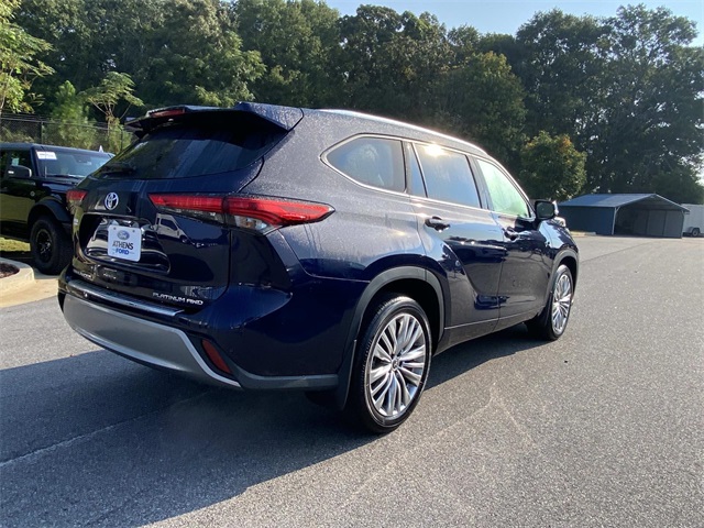 2021 Toyota Highlander Platinum photo 3