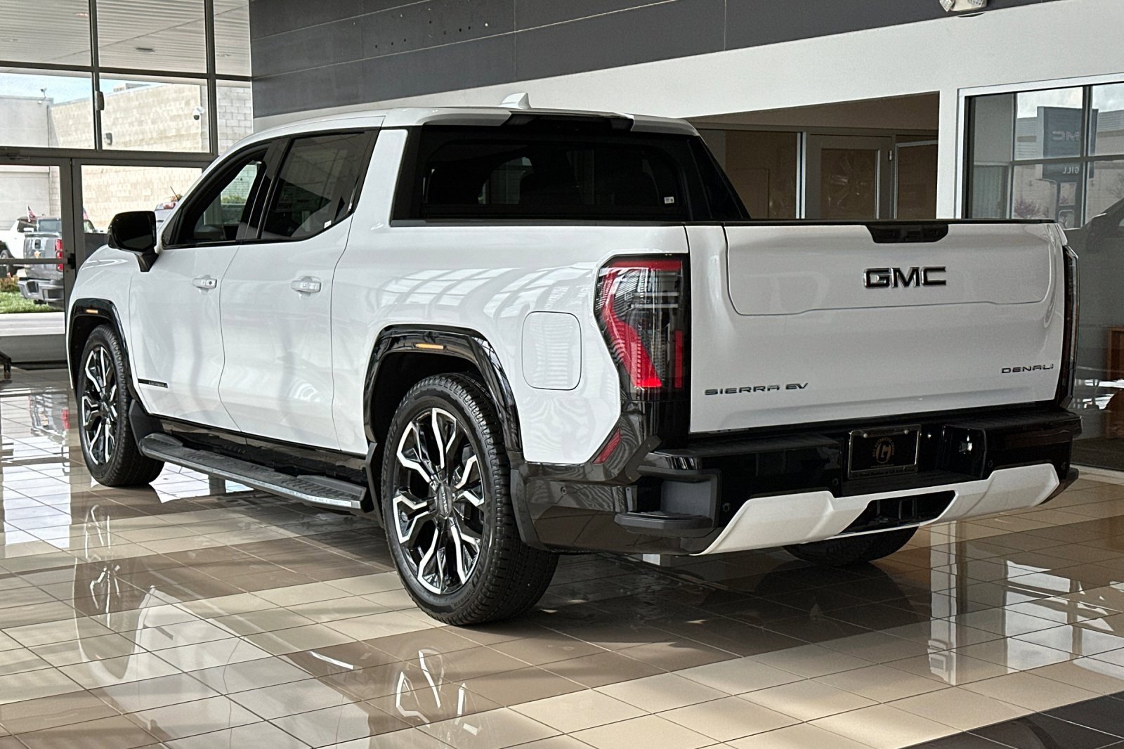 2025 Gmc Sierra EV Denali photo 4