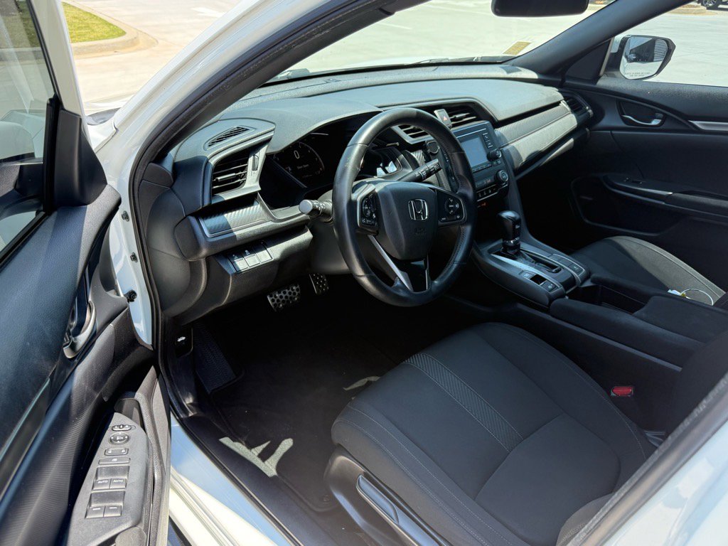 2019 Honda Civic Hatchback Sport photo 8