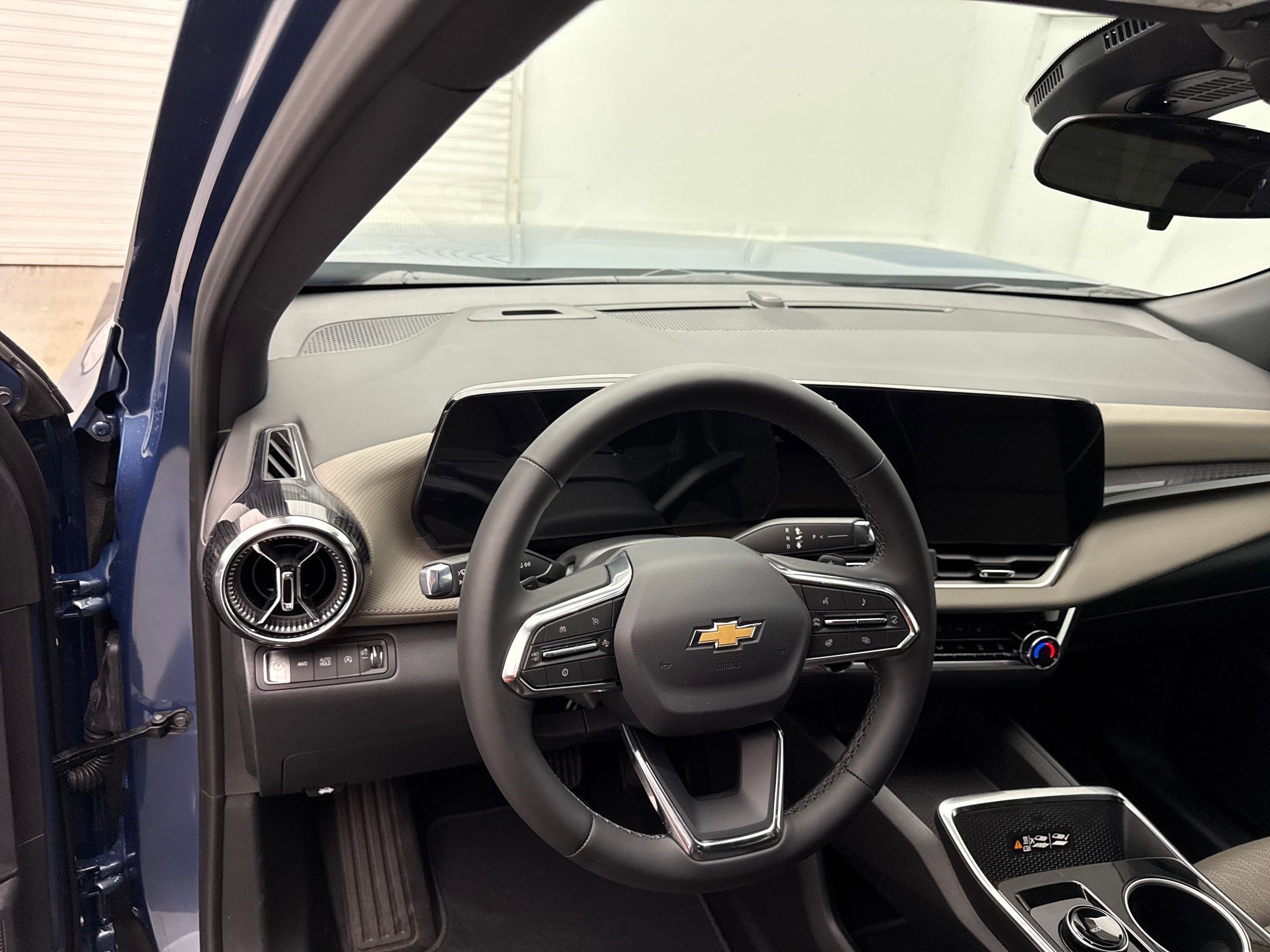 2026 Chevrolet Equinox LT photo 4