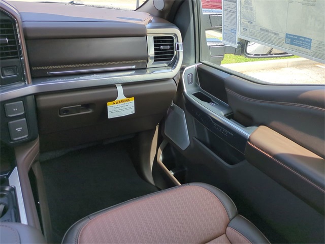 2025 Ford F-350 King Ranch photo 15