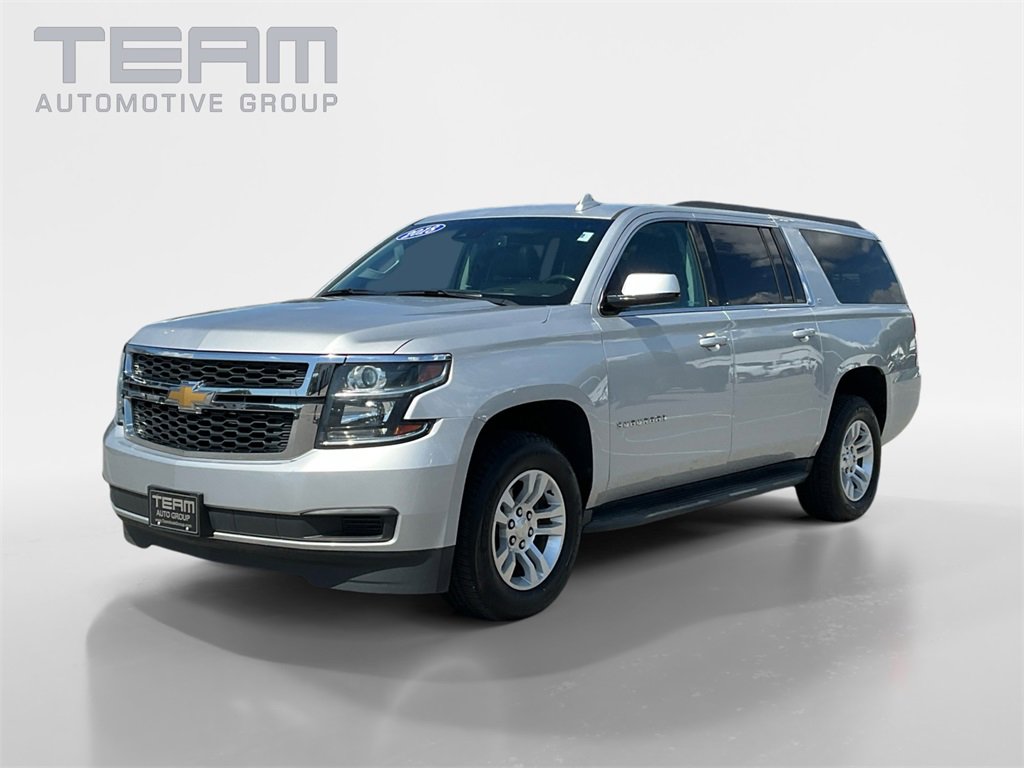 2018 Chevrolet Suburban LT photo 3