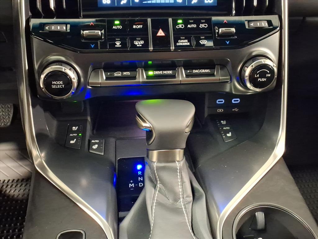 2025 Lexus LX 600 Luxury photo 8