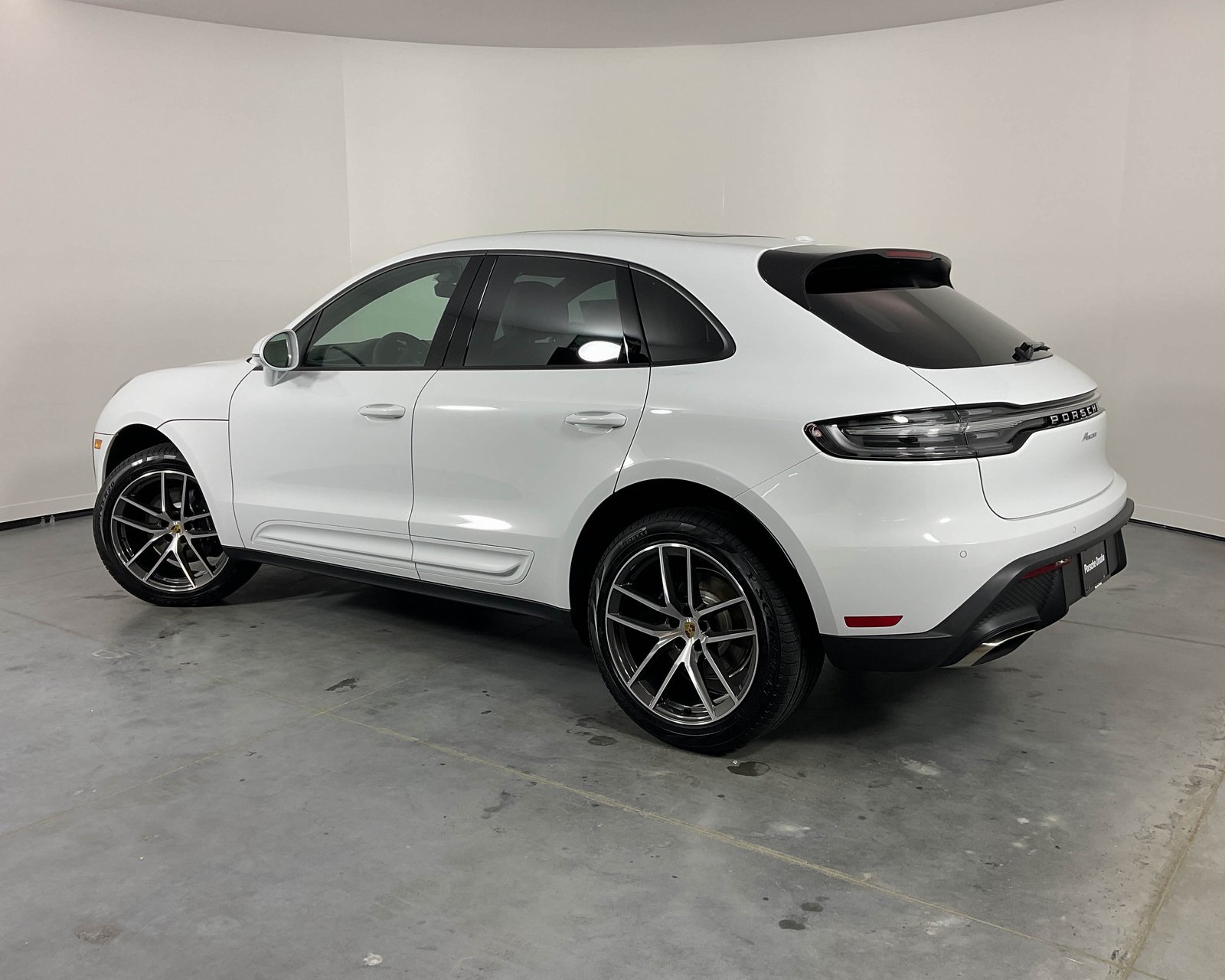 2026 Porsche Macan T photo 3