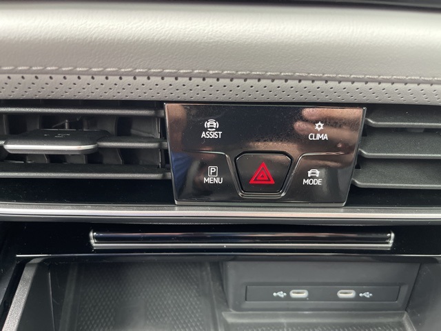 2024 Volkswagen Atlas Peak Edition SEL photo 27