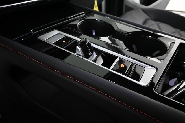 2025 Volkswagen Atlas Peak Edition SE photo 16