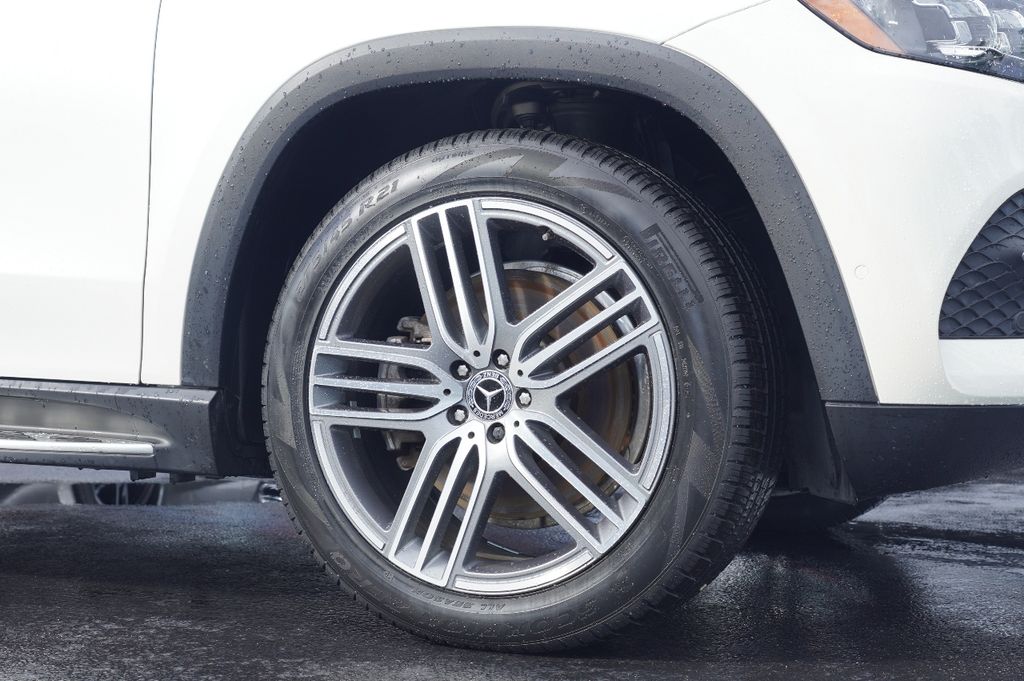2023 Mercedes Benz GLS 450 4MATIC photo 6