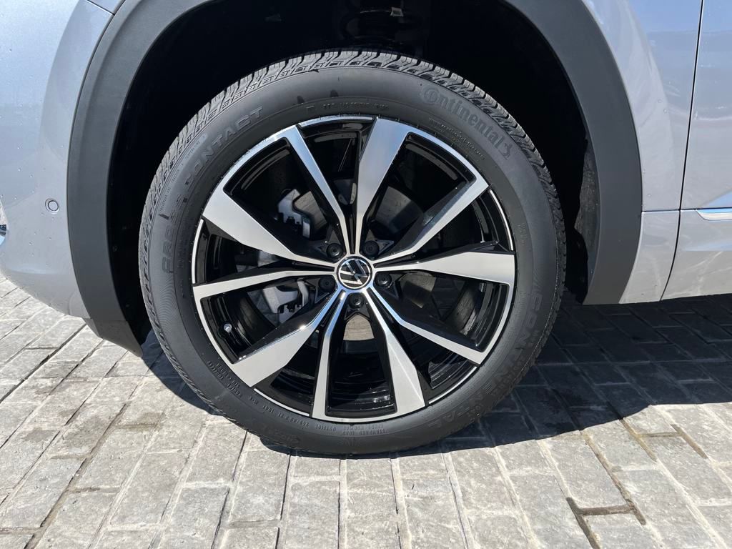2025 Volkswagen Atlas Cross Sport SEL Premium R-Line photo 45
