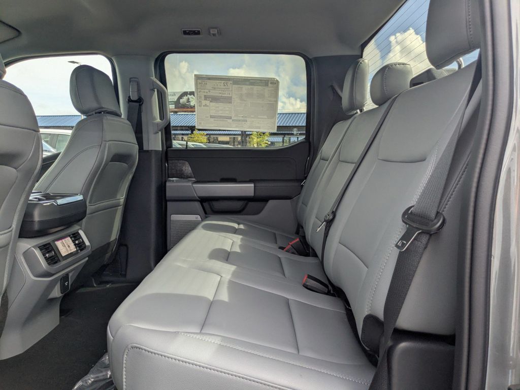 2025 Ford F-150 Lightning photo 13