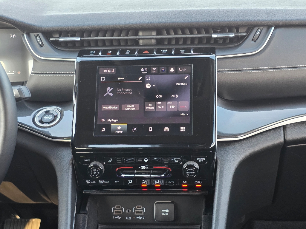 2022 Jeep Grand Cherokee Laredo photo 3