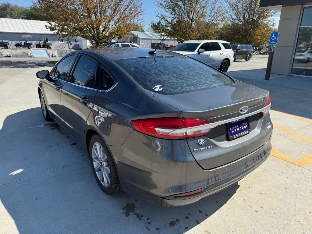 2017 Ford Fusion SE photo 4
