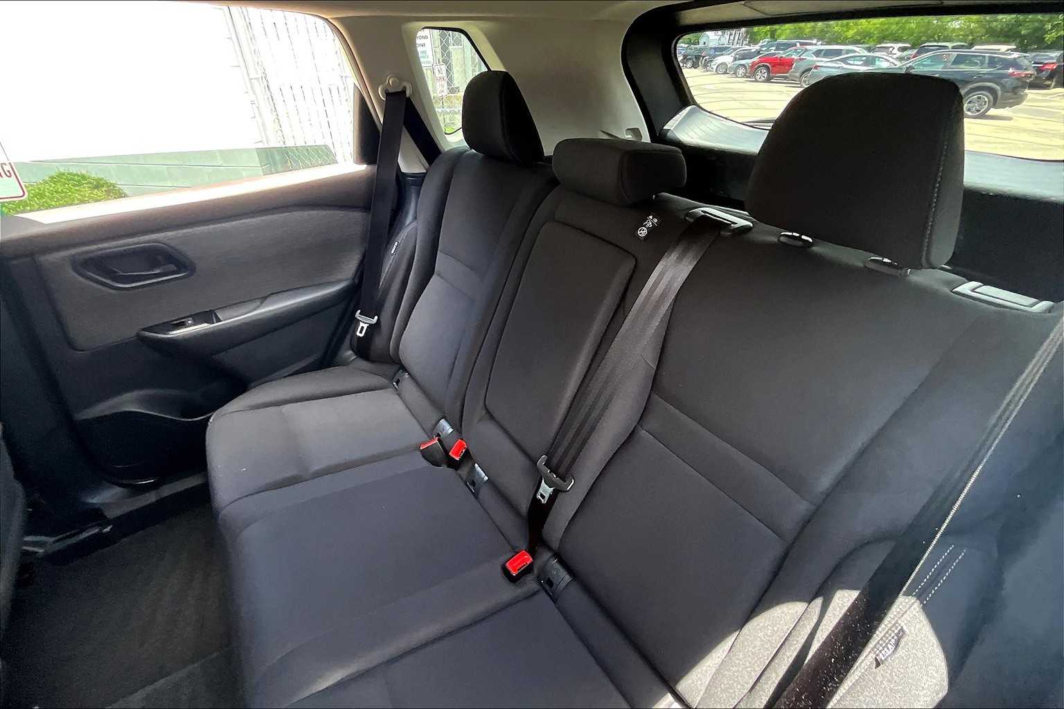 2023 Nissan Rogue S photo 16