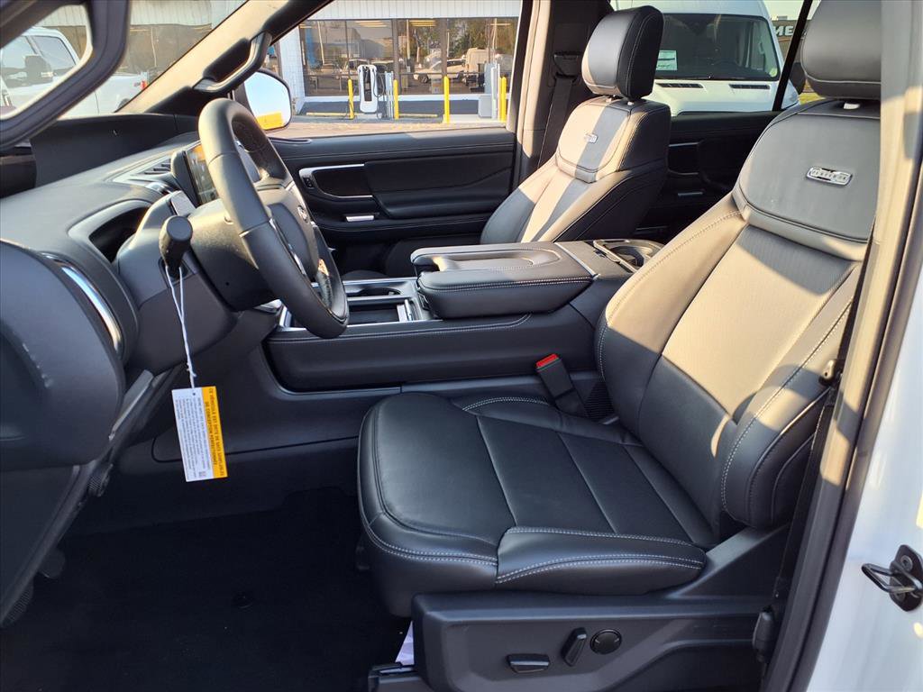 2025 Ford Expedition Platinum MAX photo 4