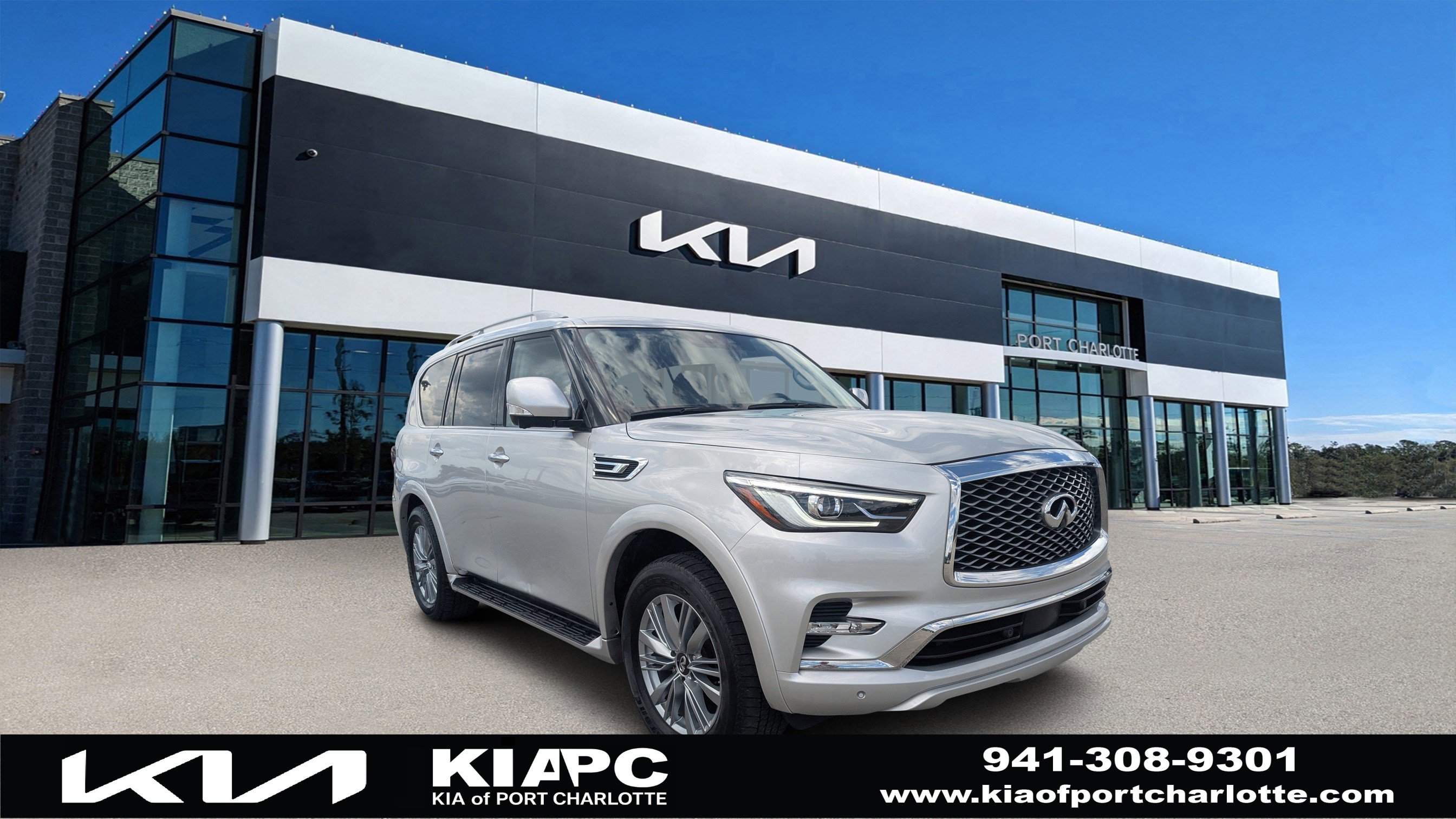 2023 INFINITI QX80 Luxe's photo