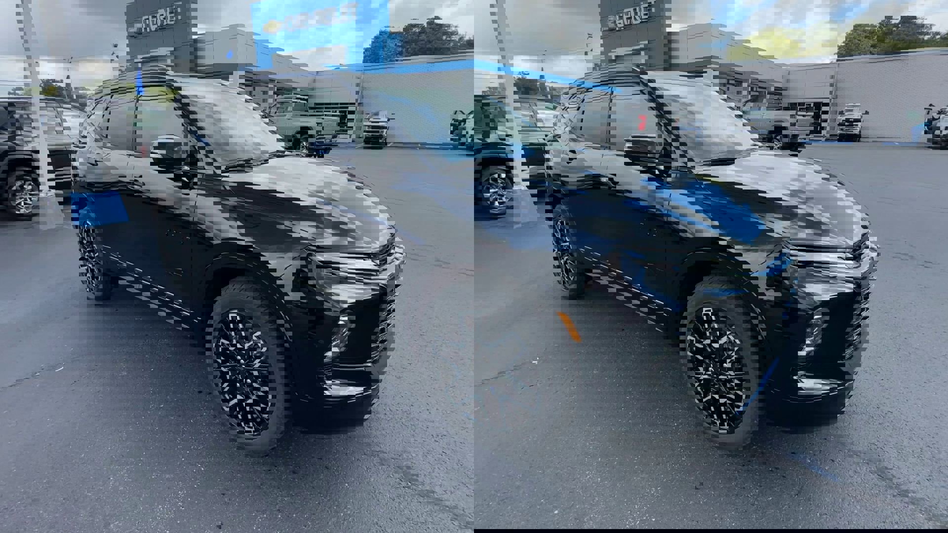 2025 Chevrolet Blazer RS photo 2