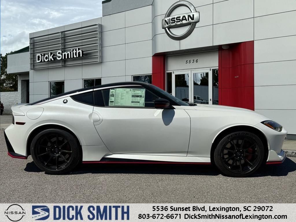New 2025 White Nissan NISMO image 2