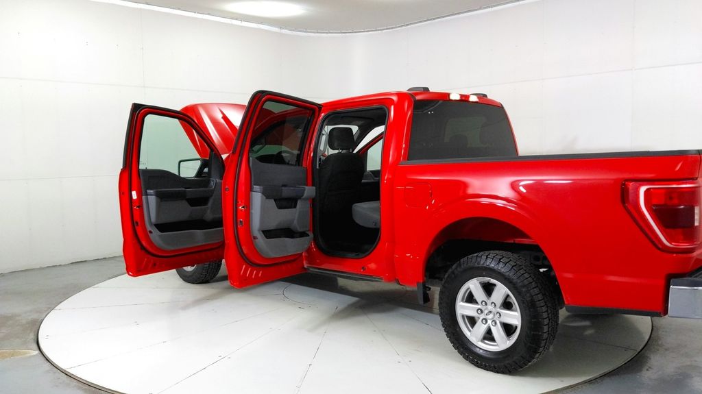 2023 Ford F-150 XLT photo 3