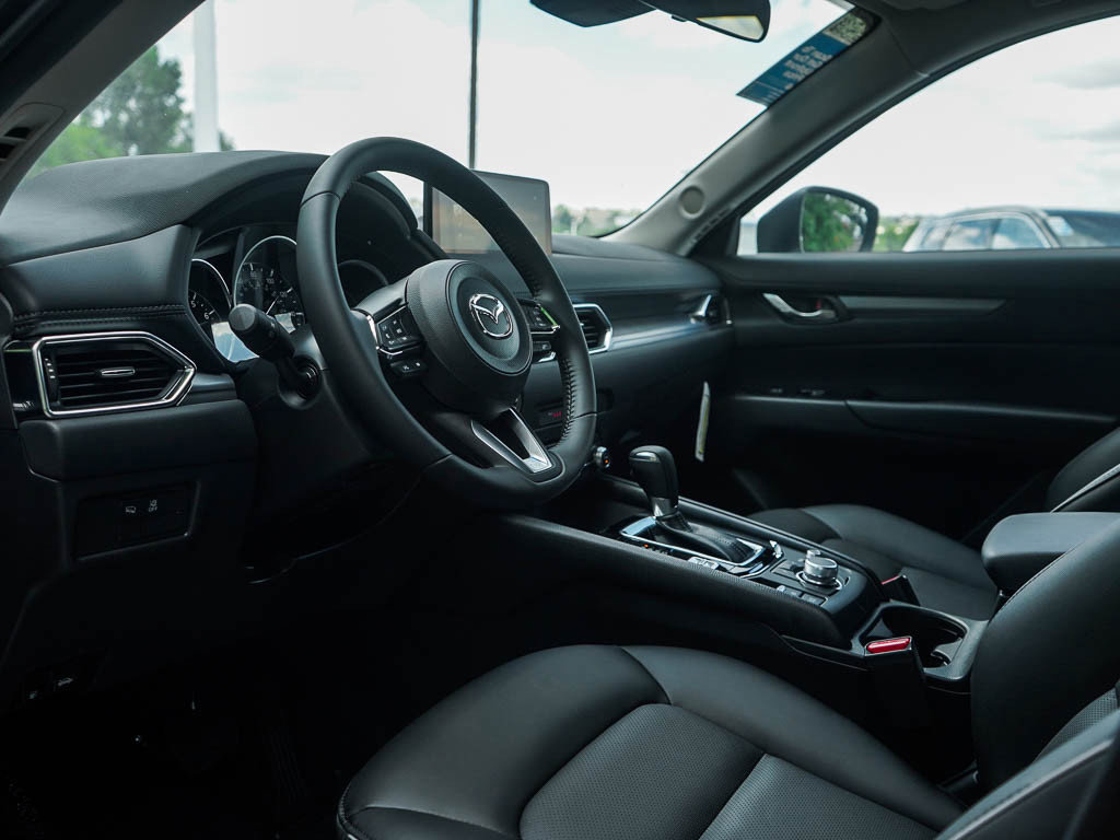 2025 Mazda CX-50 2.5 Select photo 16