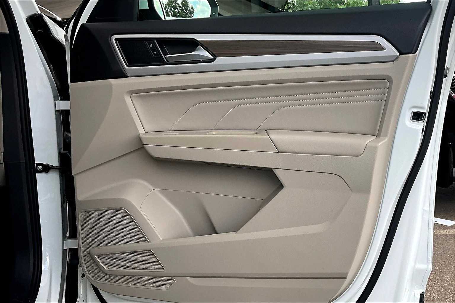2021 Volkswagen Atlas SEL photo 21