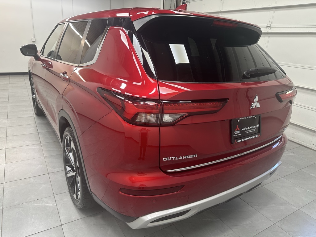 2022 Mitsubishi Outlander SE photo 3