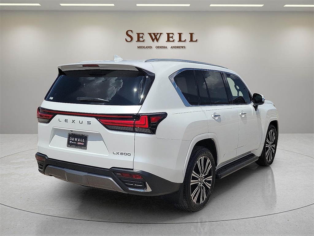 2024 Lexus LX 600 Luxury photo 4
