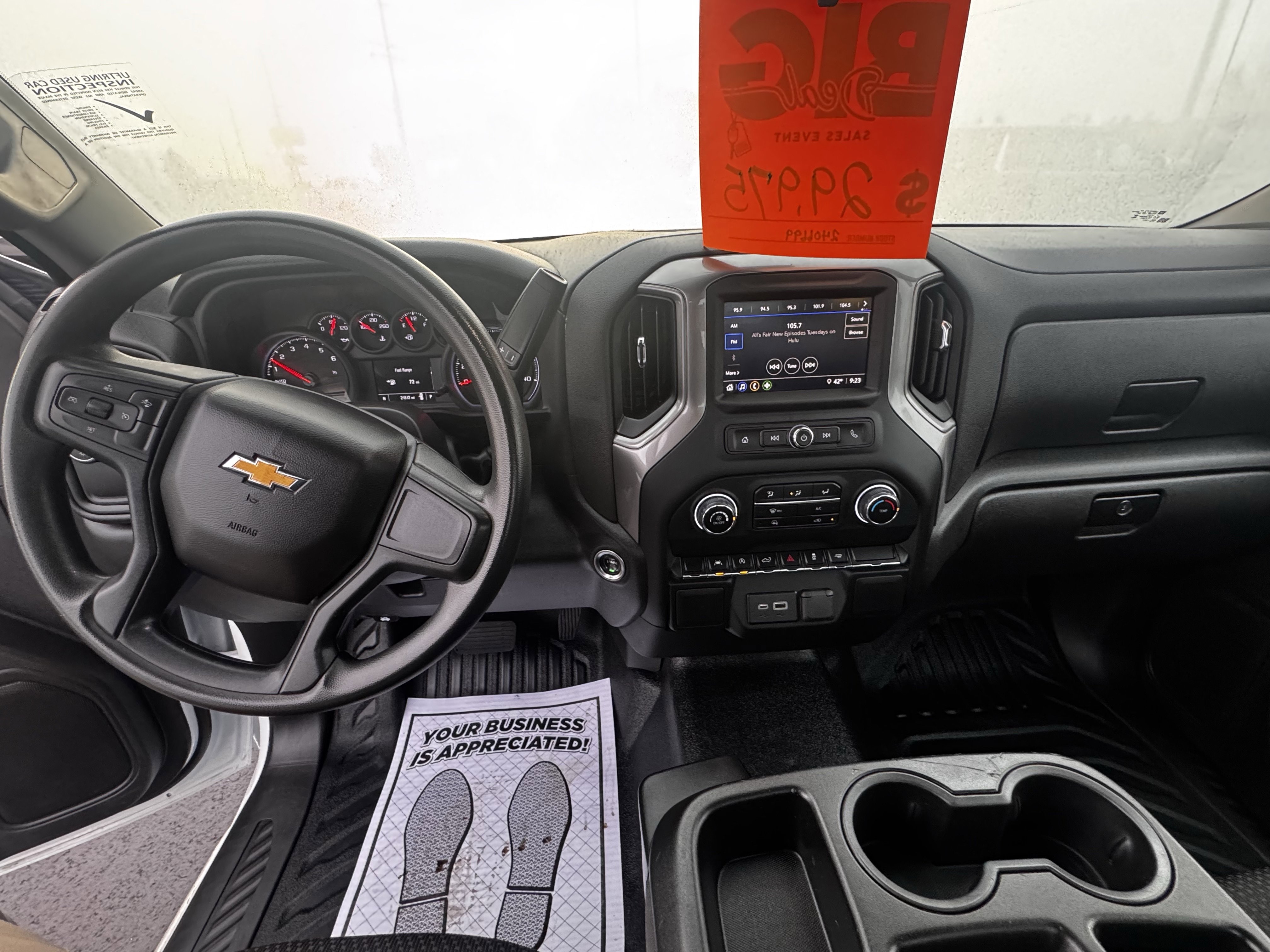 2024 Chevrolet Silverado 1500 photo 2