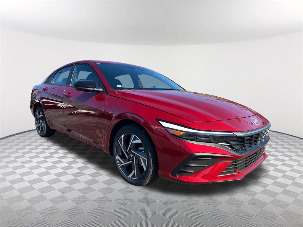 2025 Hyundai Elantra SEL Sport photo 3