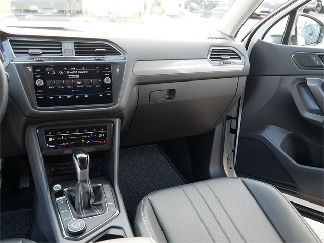 2022 Volkswagen Tiguan SE photo 19